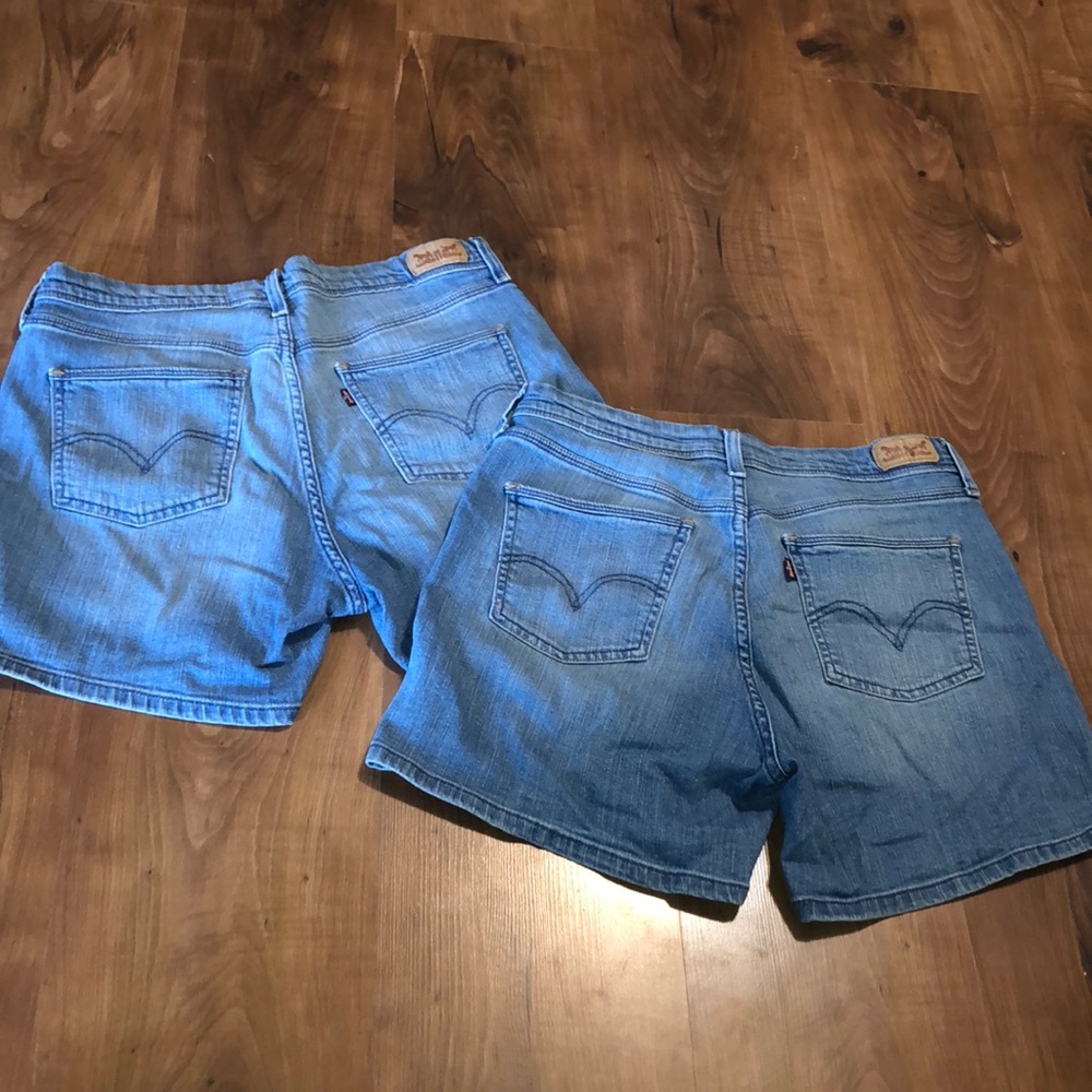 Levi’s jean shorts - Picture 2 of 5